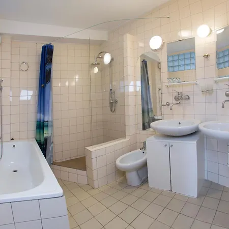 فندق Hotel Harrachov Inn 3*